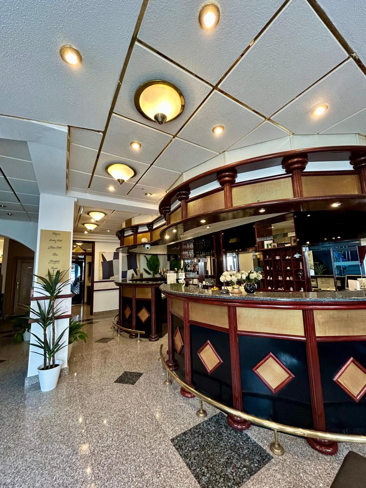 Hotel Bavaria Trogir Donji Seget Dış mekan fotoğraf
