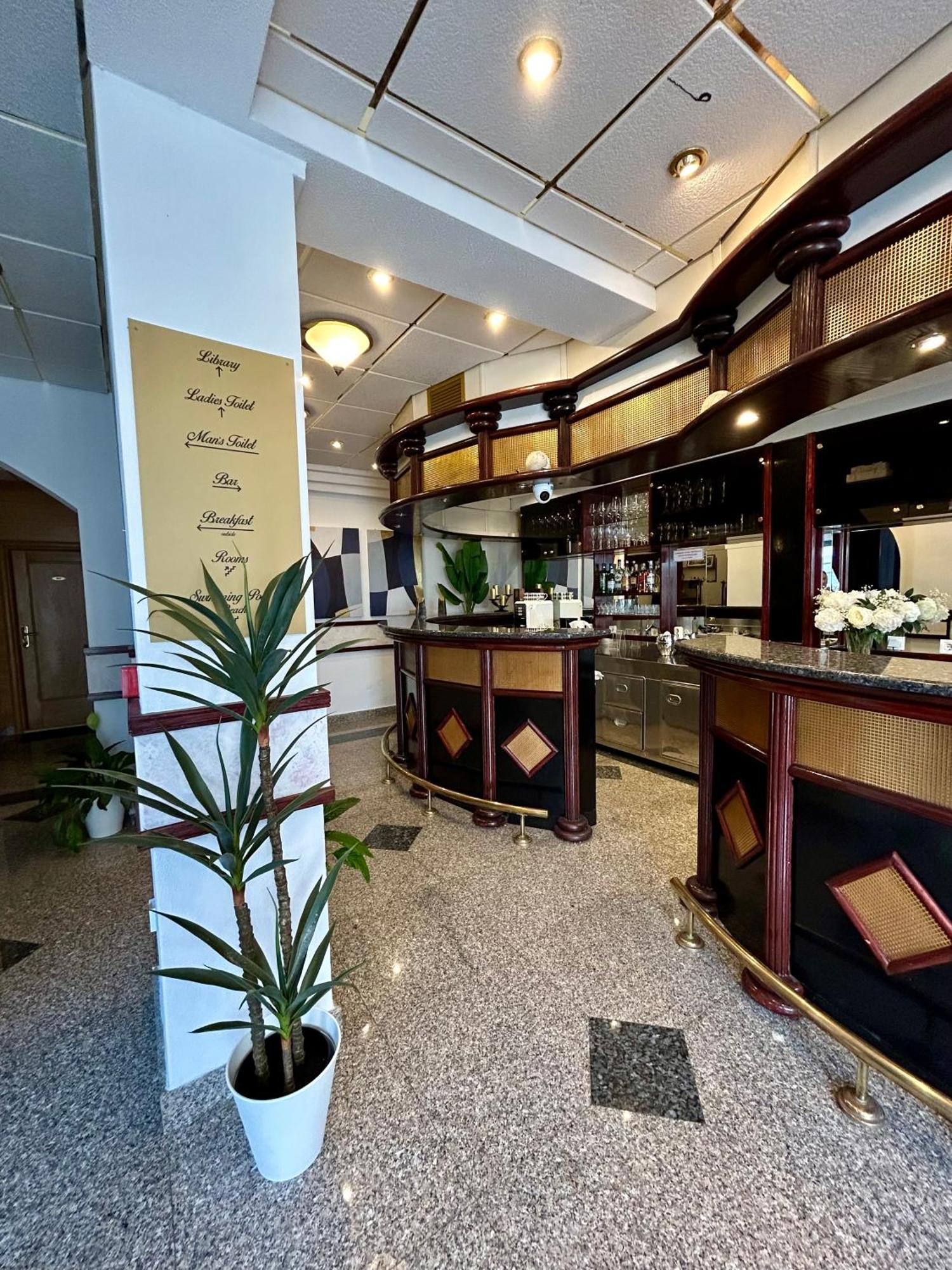 Hotel Bavaria Trogir Donji Seget Dış mekan fotoğraf
