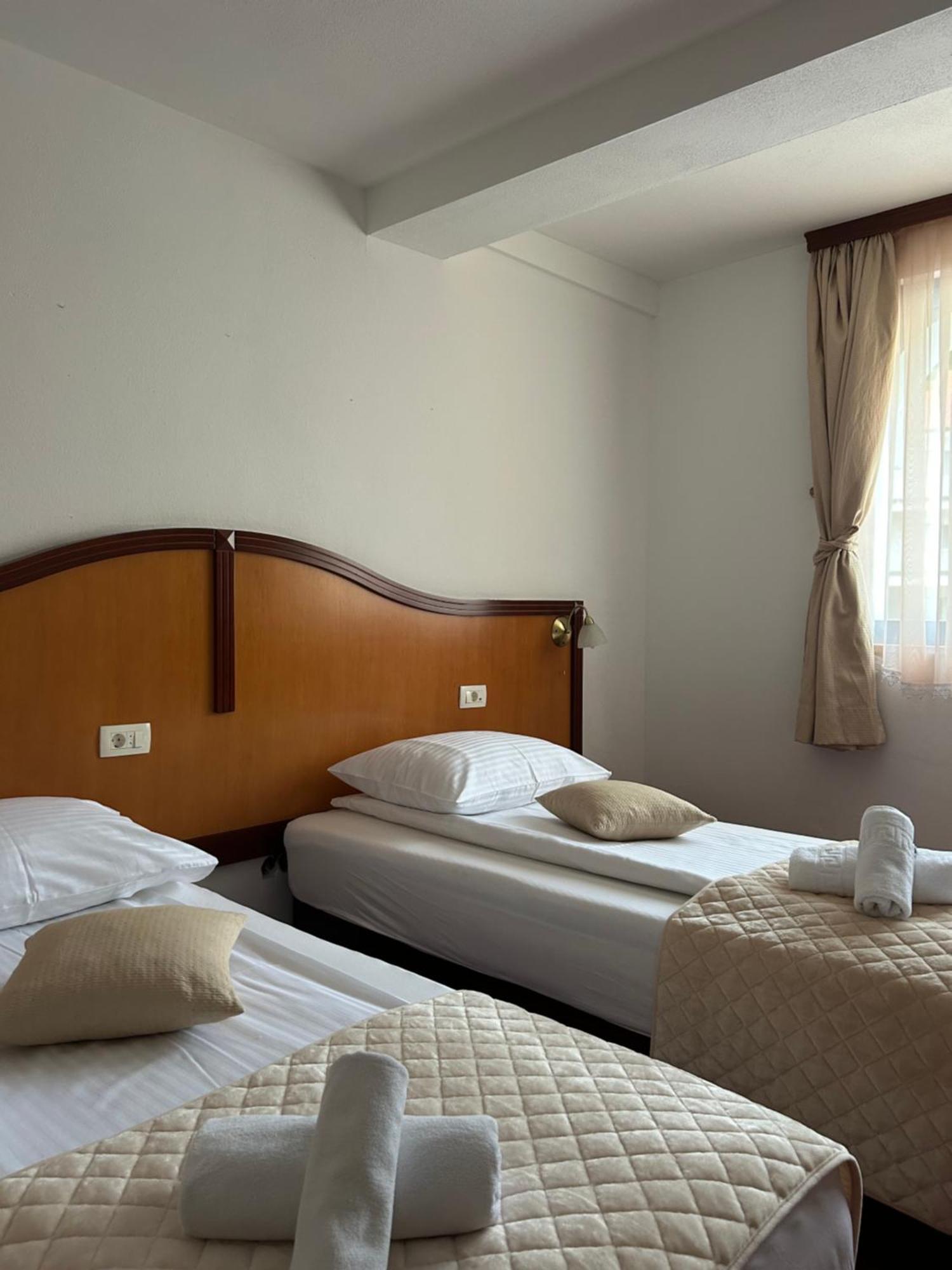 Hotel Bavaria Trogir Donji Seget Dış mekan fotoğraf