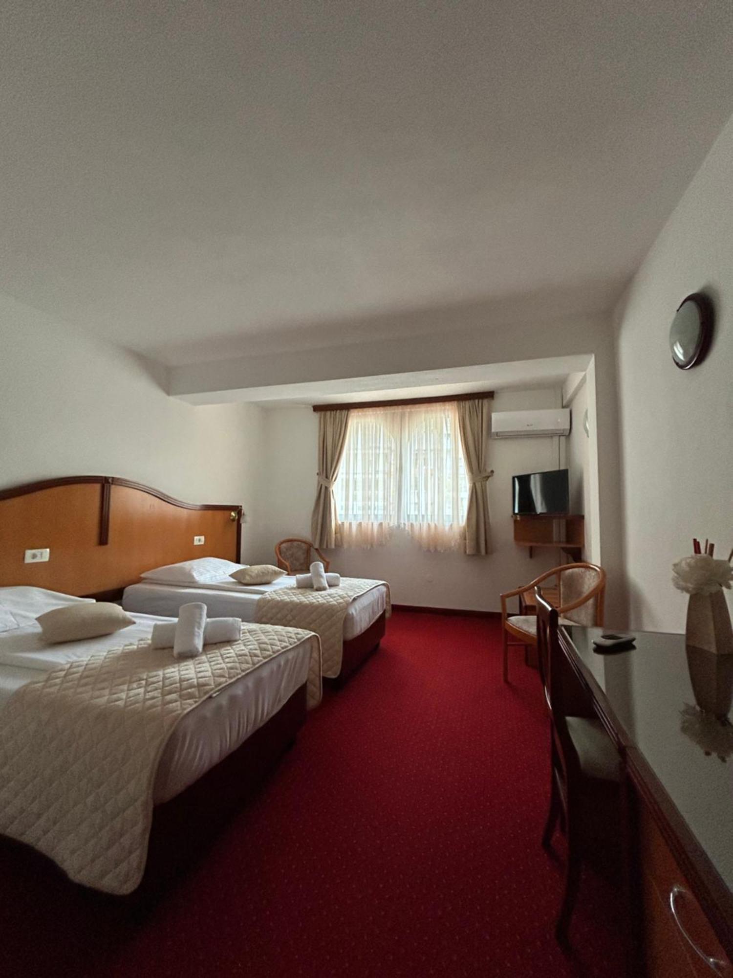 Hotel Bavaria Trogir Donji Seget Dış mekan fotoğraf