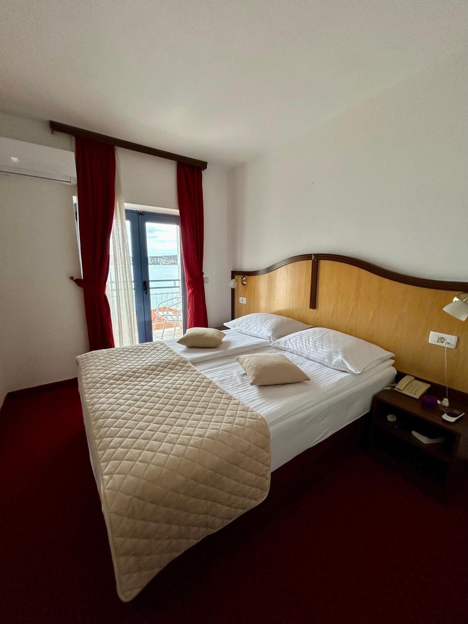 Hotel Bavaria Trogir Donji Seget Dış mekan fotoğraf