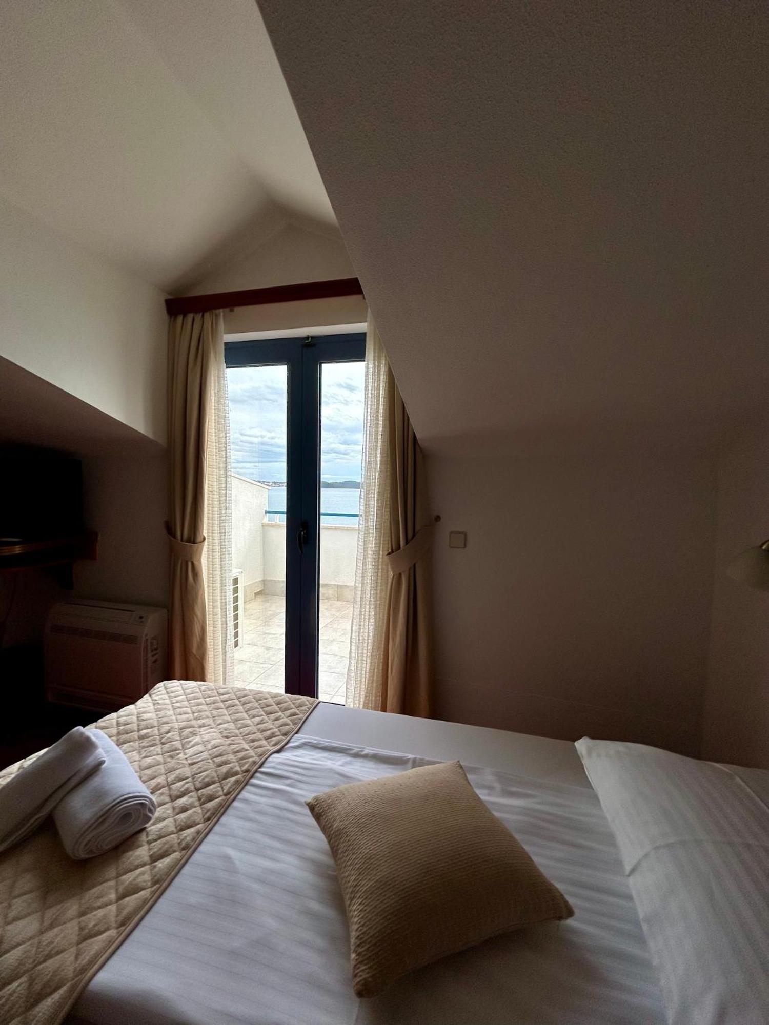 Hotel Bavaria Trogir Donji Seget Dış mekan fotoğraf