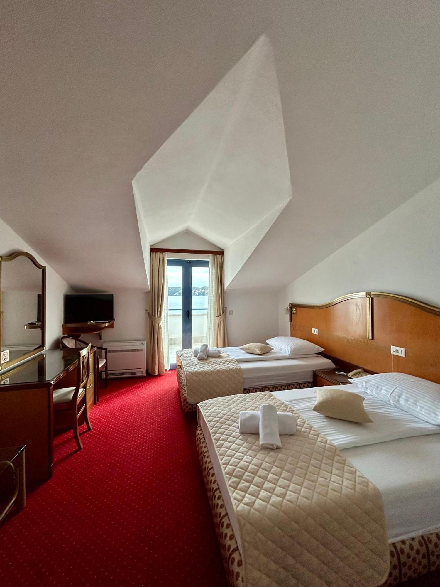 Hotel Bavaria Trogir Donji Seget Dış mekan fotoğraf